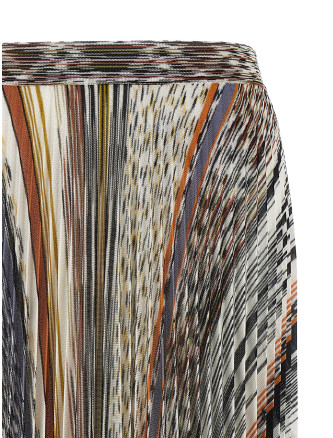 Pleated skirt #