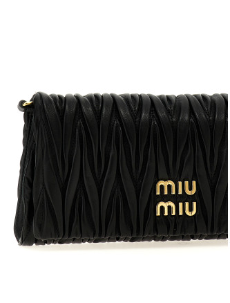 Logo matelassé clutch #