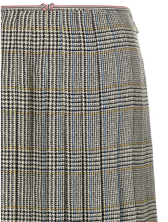 Pleated skirt #