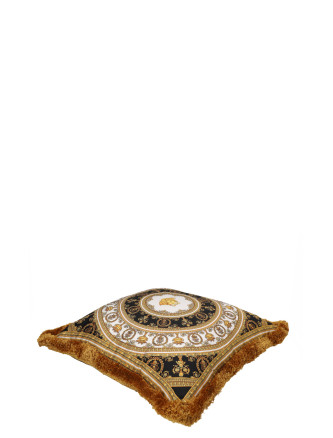 Cushion with fringes #