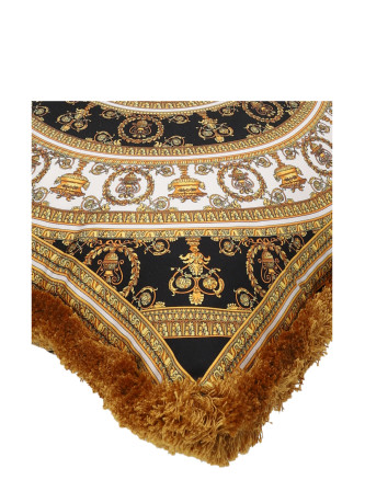 Cushion with fringes #