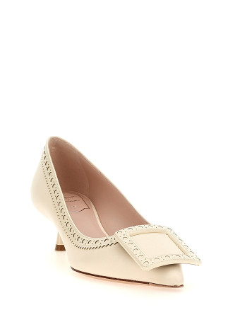 'Viv' pumps in The City' #