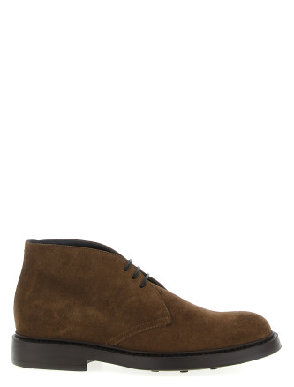 'Chukka' ankle boots