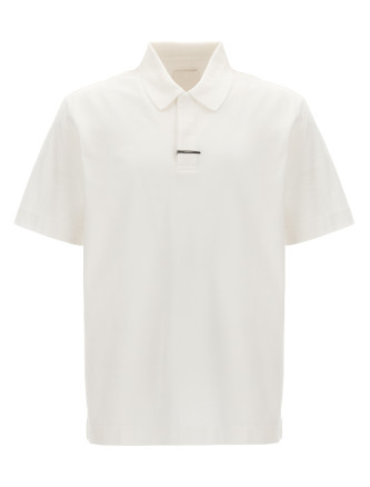 Metal clip polo shirt