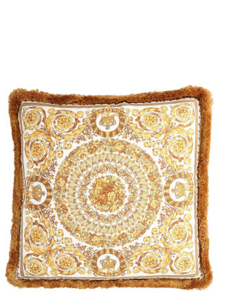 Cushion with fringes #