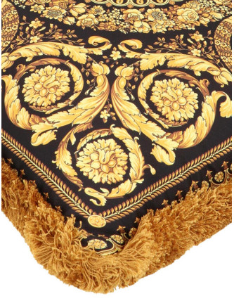 Cushion with fringes #