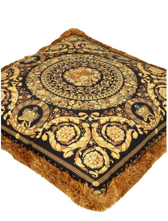 Cushion with fringes #