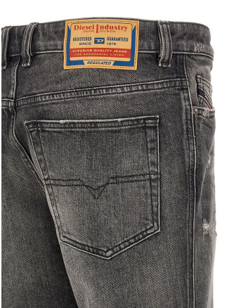 '1993 D-VYL' jeans #