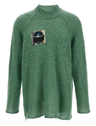 'UC2E4904-2' sweater