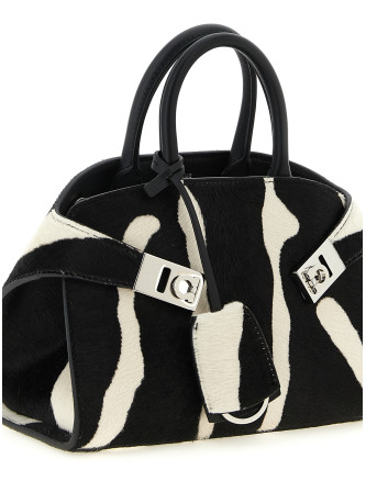 Ручная сумка FERRAGAMO 'Hug (XS)' (789606KASBABIANCONERO) #