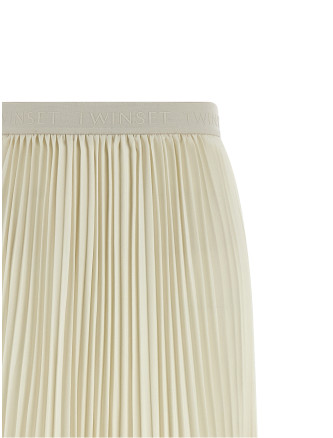 Pleated skirt #