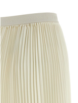Pleated skirt #