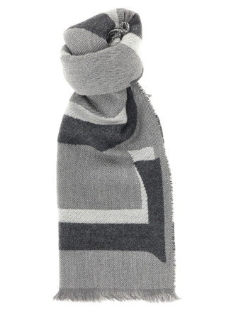 Double-sided scarf