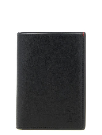 Fine grain leather passport holder