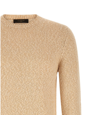 Two-tone yarn sweater #