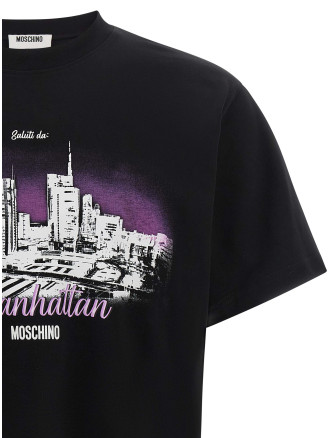 Футболка MOSCHINO 'Milanhattan' (A072552411555) #