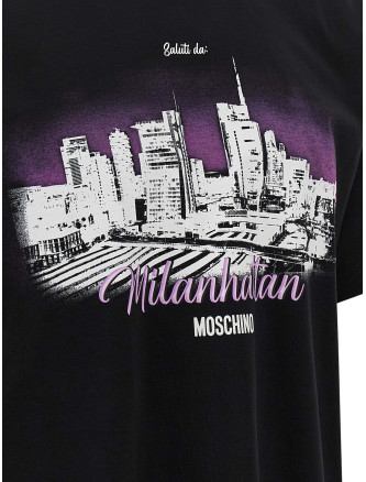 Футболка MOSCHINO 'Milanhattan' (A072552411555) #
