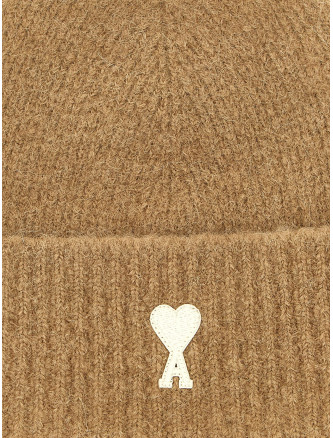 Шапка AMI PARIS 'Ami de Cœur' (UBO005KN0135A278) #