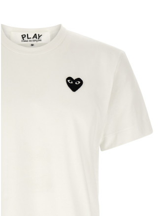 Футболка COMME DES GARÇONS PLAY T-Shirt with heart patch (AXT3530511) #